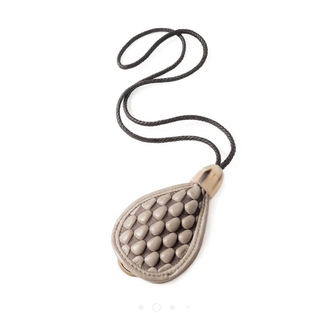 Tissa Fontaneda NWOT bubble key chain / leather pendant keychain